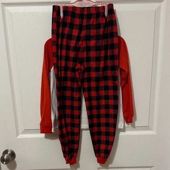 Cuddl Duds Red and Black Plaid Bear Pajama Set - Picture 3 of 3
